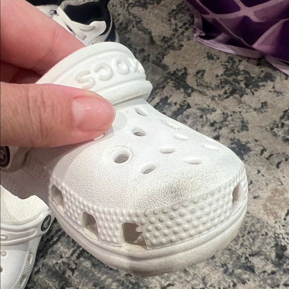Toddler white crocs size 5 - Picture 4 of 9